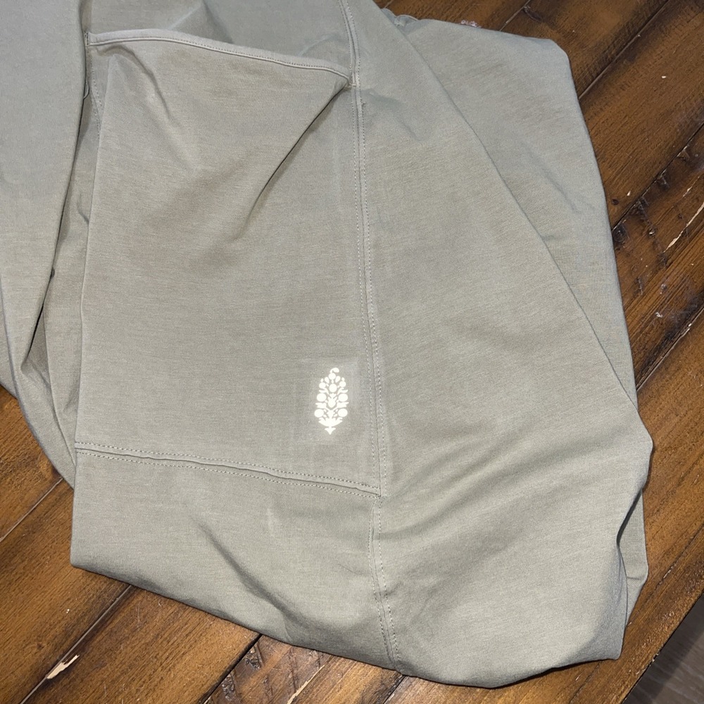 Free People FP Movement Hot Shot Pants Jumpsuit Green Relax Pants Harem L - Picture 8 of 8